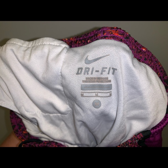 Girl’s M Nike dri-fit shorts - Picture 3 of 3